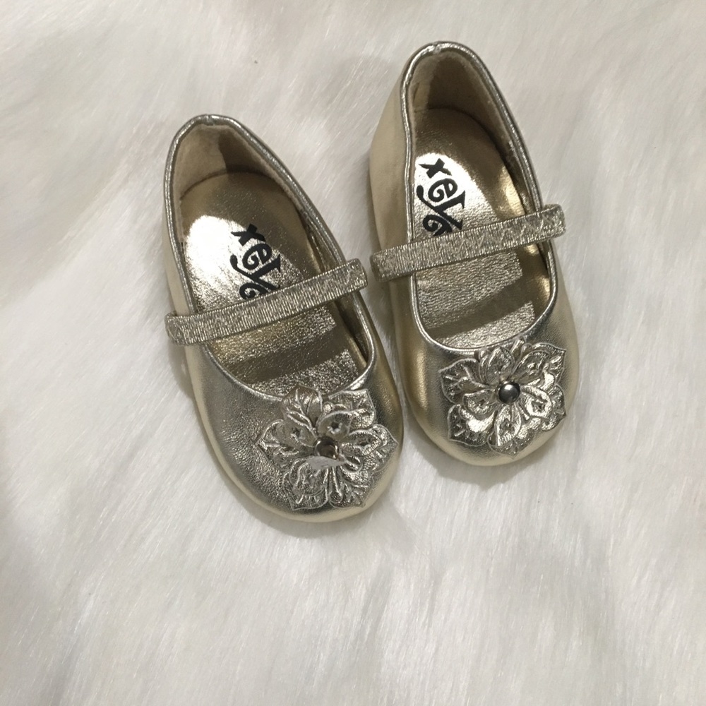 Infant dress flats